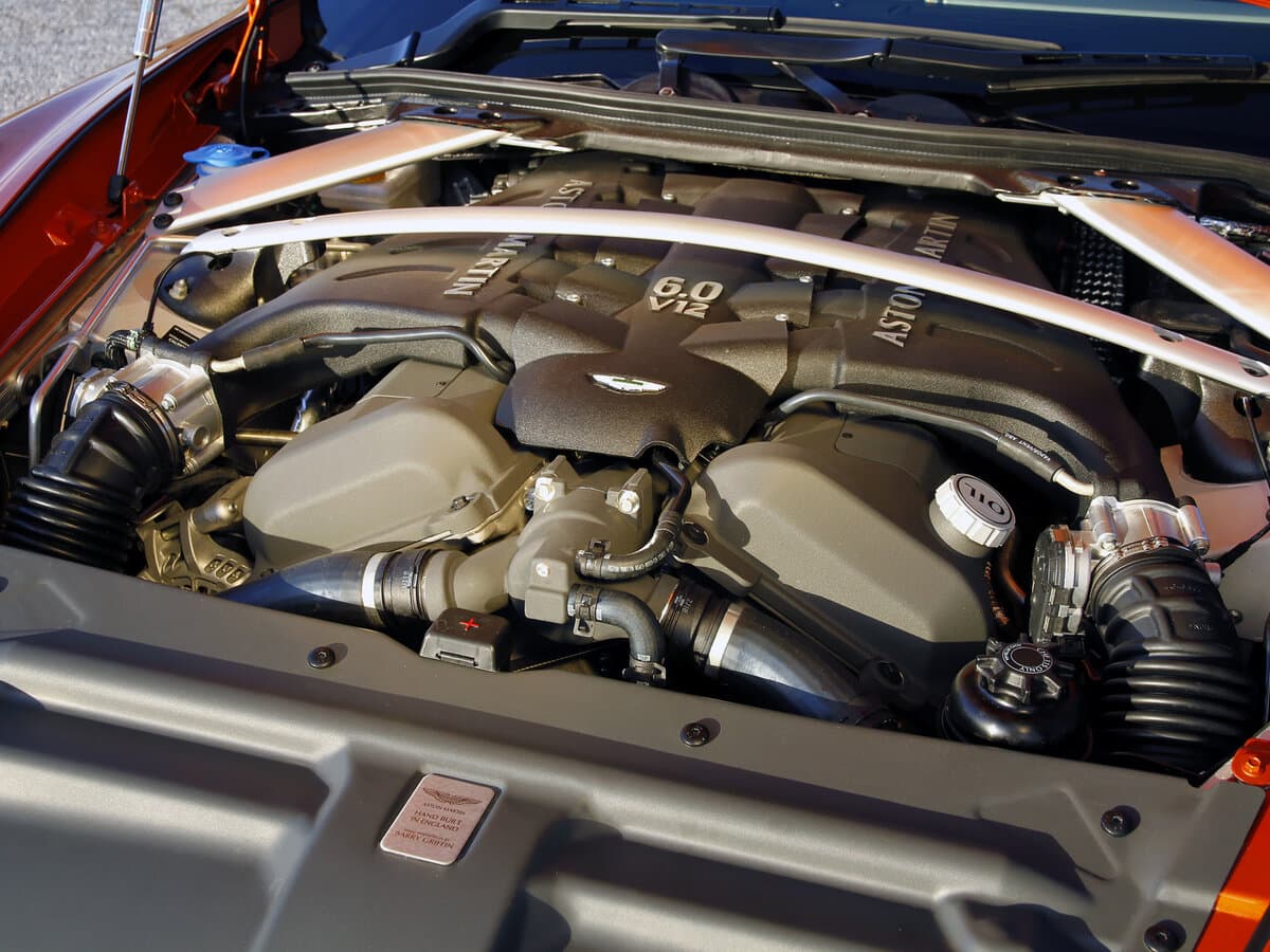 Aston Martin Virage II — Salon, öndən