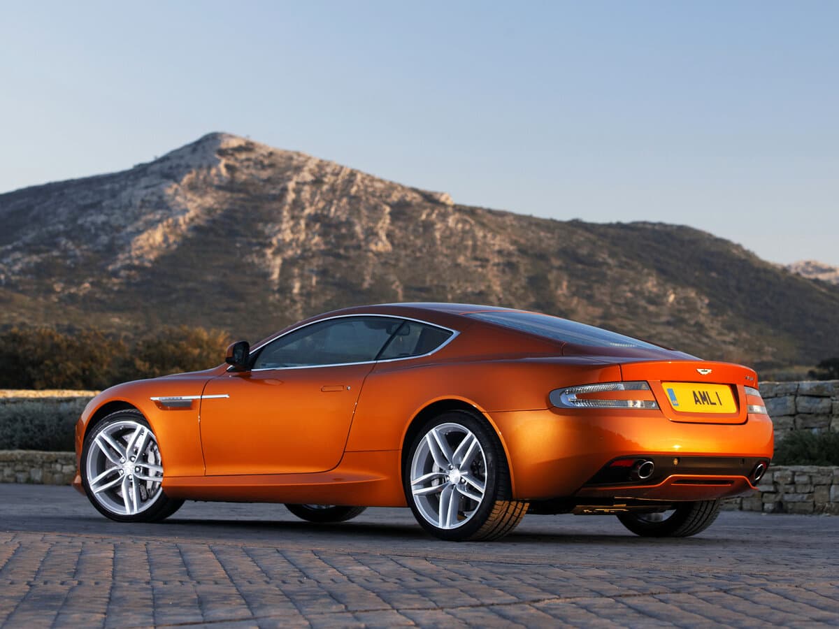 Aston Martin Virage II — 3/4 arxadan
