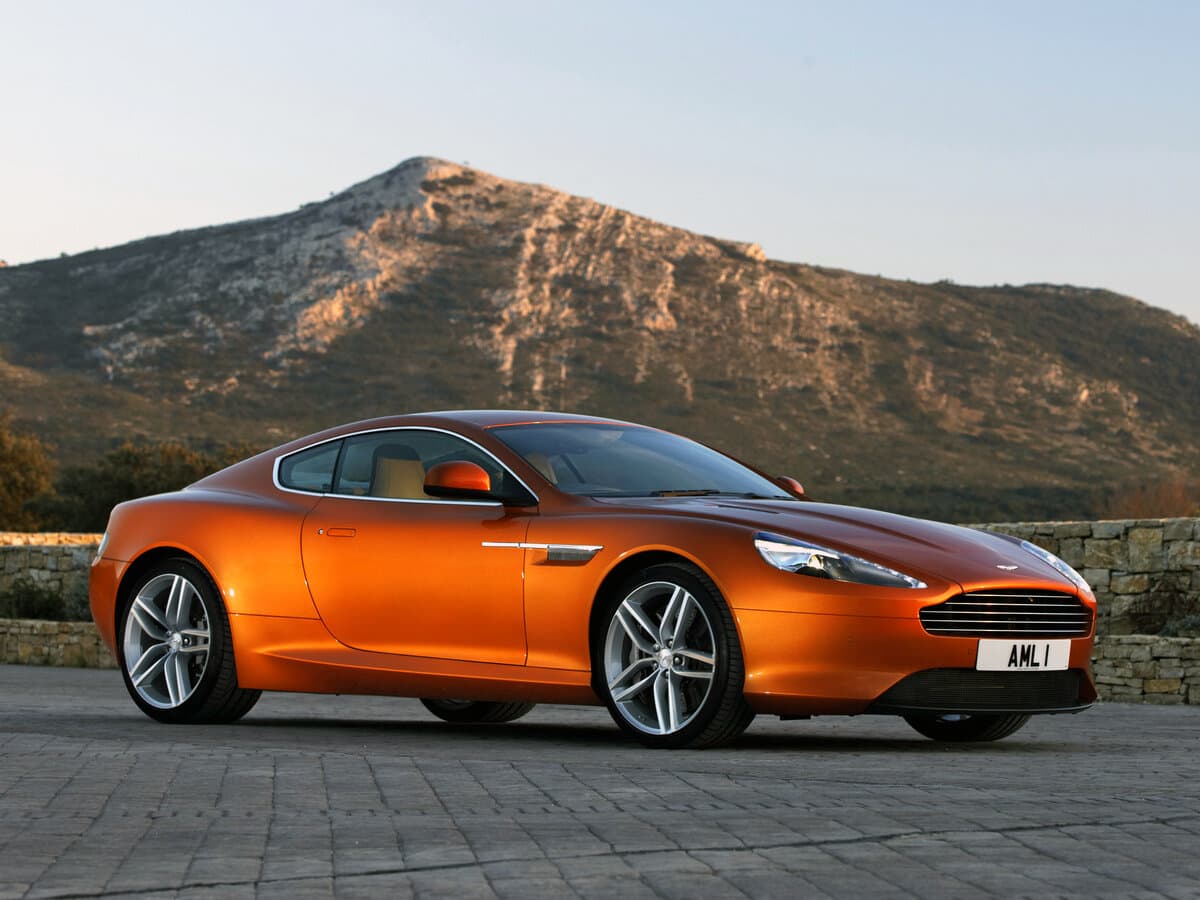 Aston Martin Virage II — Yandan