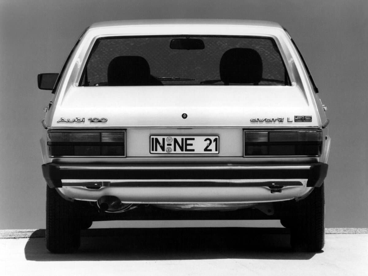 Audi 100 II (C2) — Arxadan