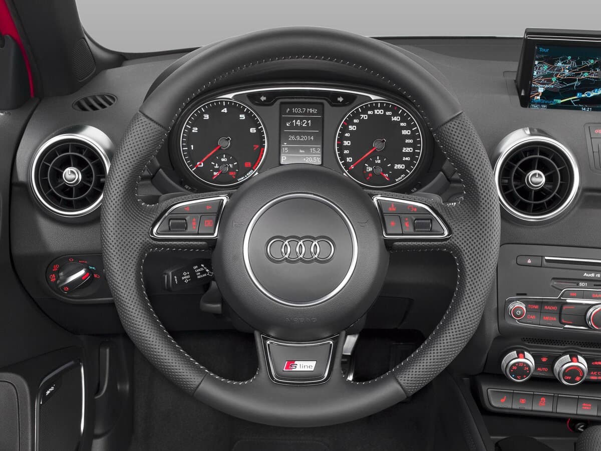 Audi A1 I (8X) Restayling — Sükan