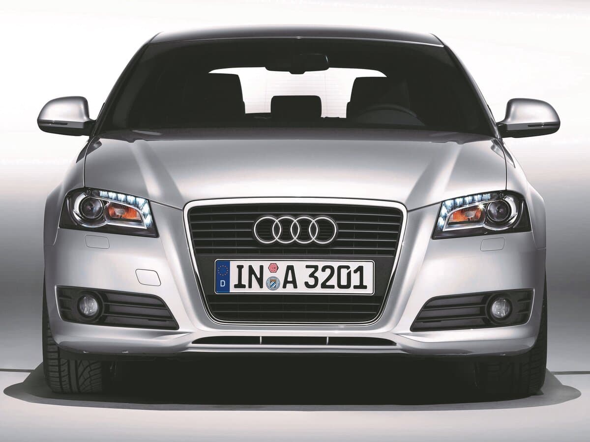 Audi A3 II (8P) Restayling 2 — Öndən