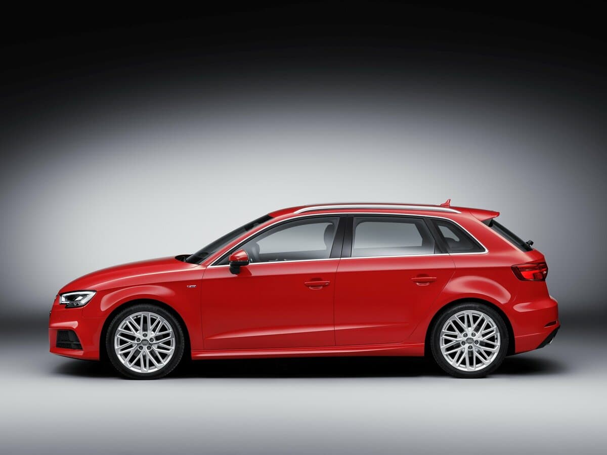 Audi A3 III (8V) Restayling — Yandan