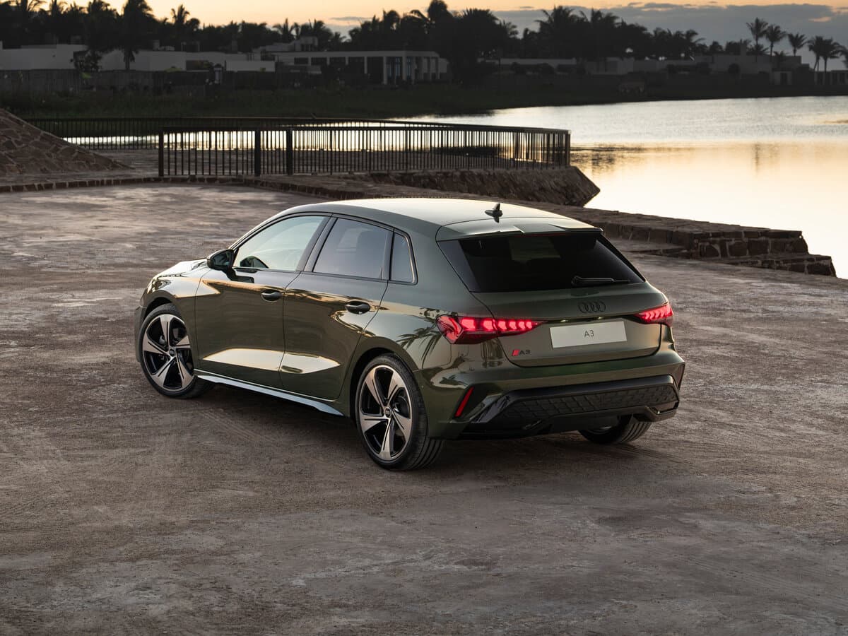 Audi A3 IV (8Y) Restayling — 3/4 arxadan