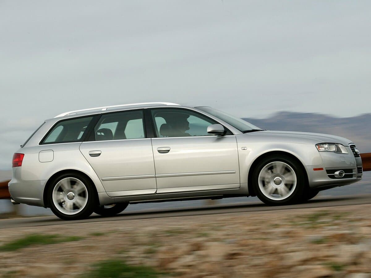 Audi A4 III (B7) — Yandan