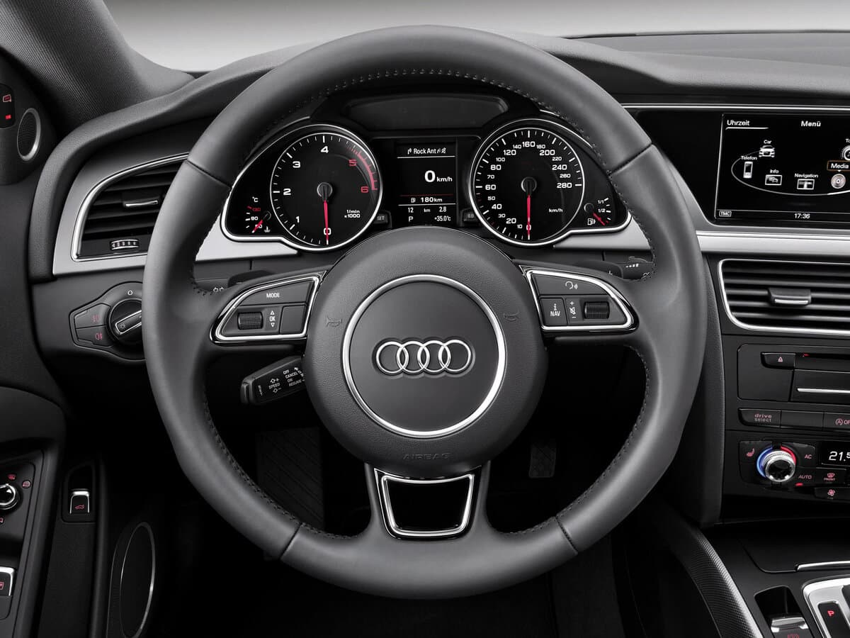 Audi A5 I (8T) Restayling — Sükan