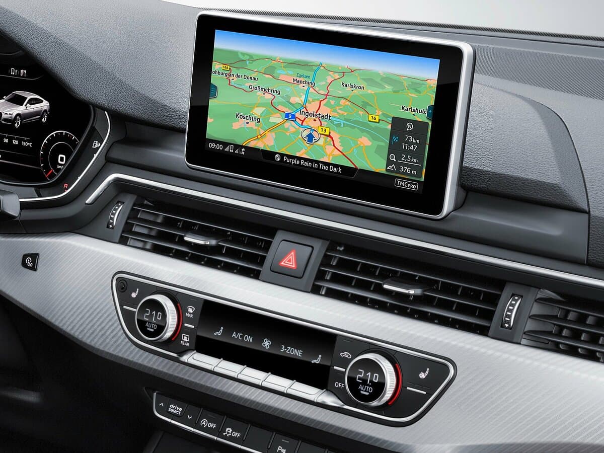 Audi A5 II (F5) — Salon, öndən