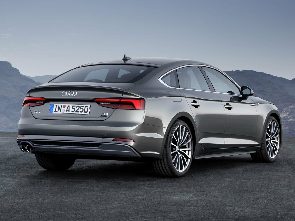 Audi A5 II (F5) — 3/4 arxadan