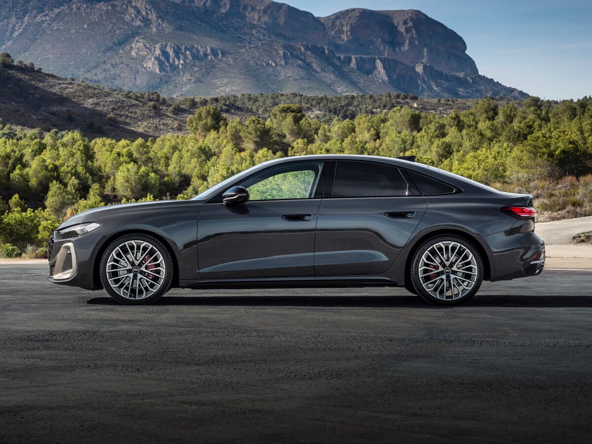 Audi A5 III (B10) — Yandan