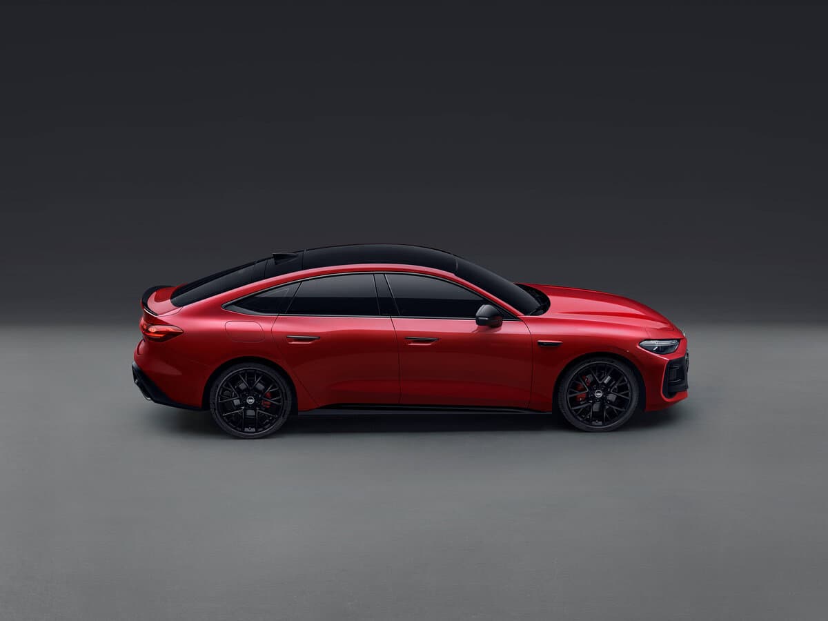 Audi A5 III (B10) — Yandan