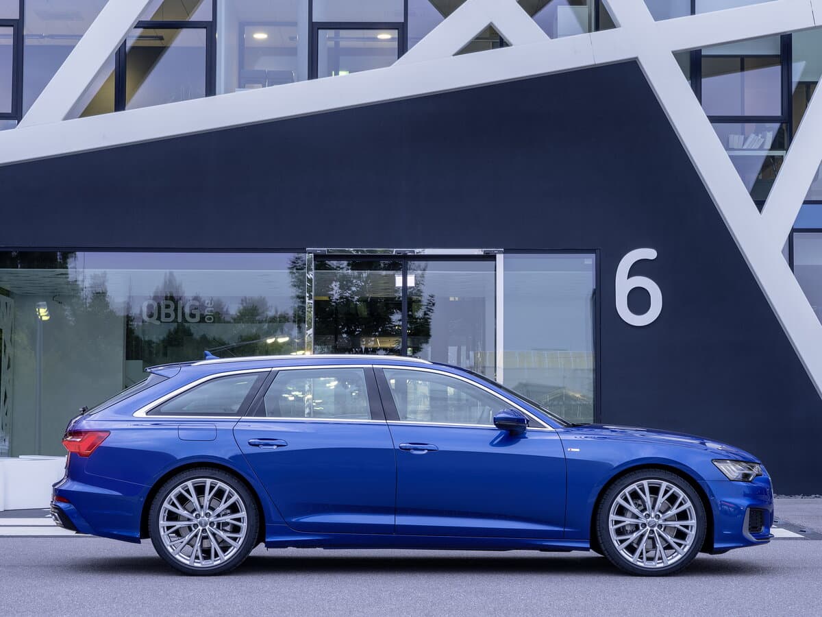 Audi A6 V (C8) — Yandan