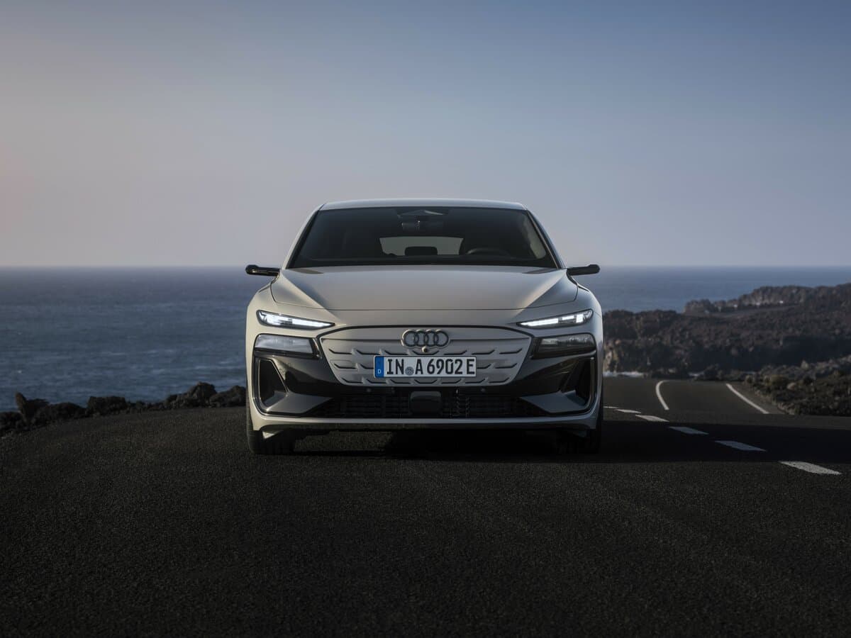 Audi A6 e-tron 2024 – indiyədək — Öndən