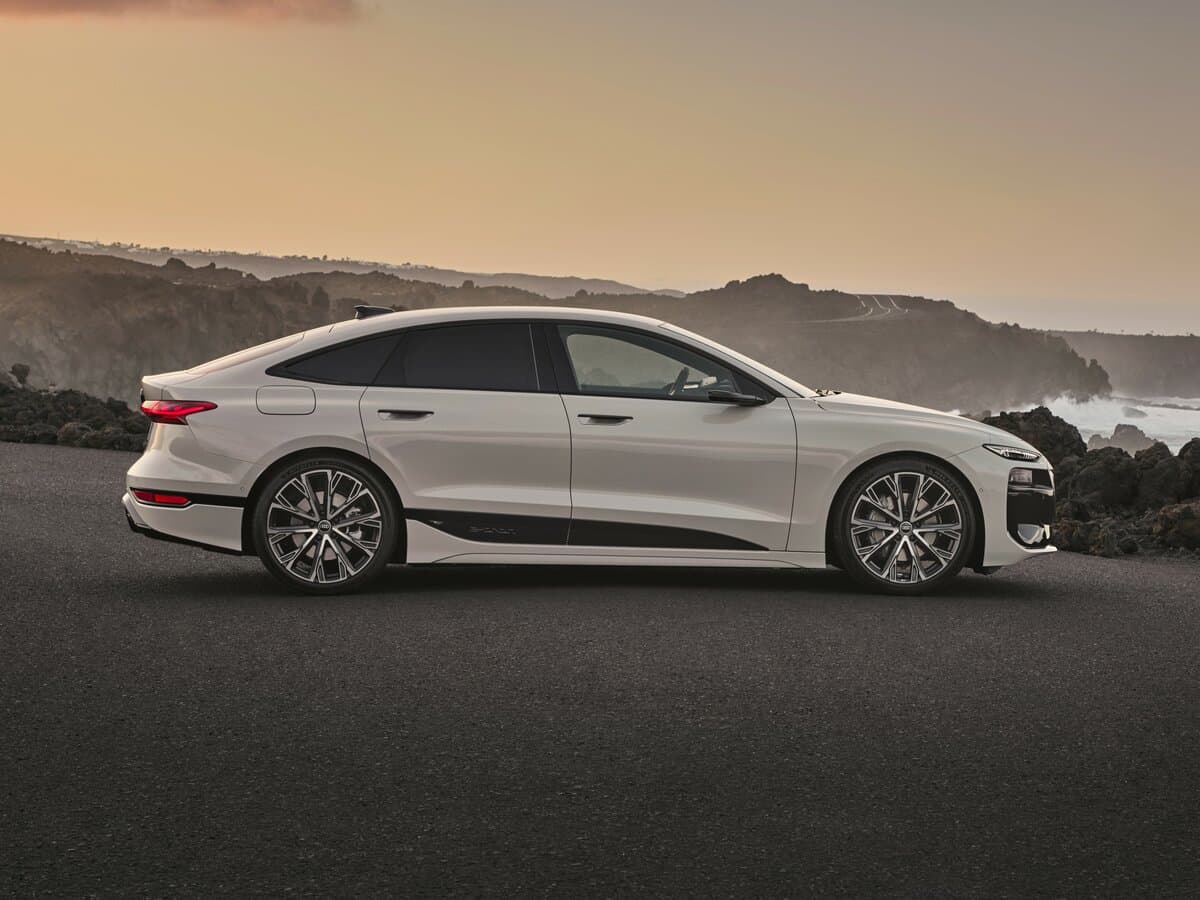 Audi A6 e-tron 2024 – indiyədək — Yandan