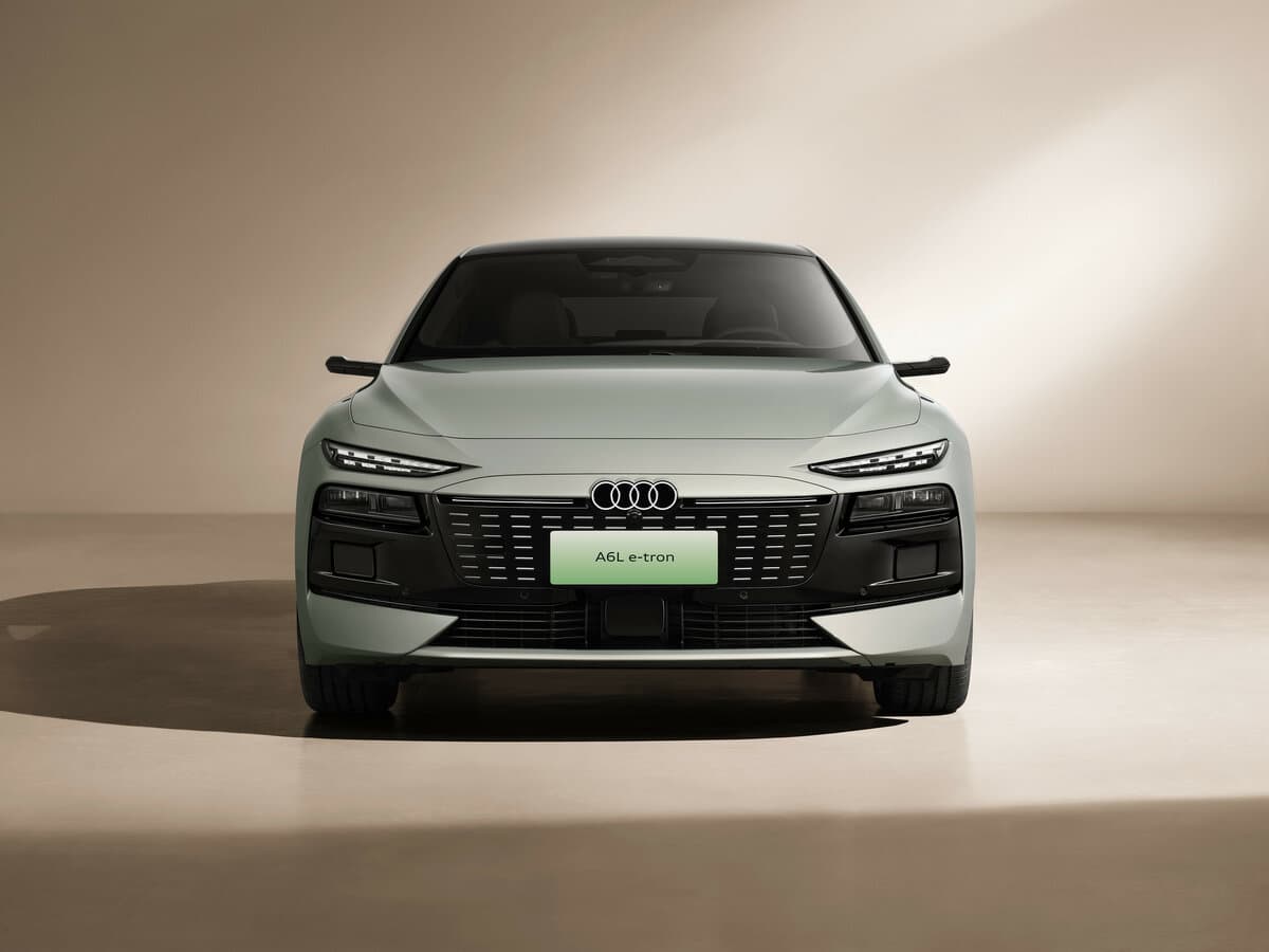 Audi A6 e-tron 2024 – indiyədək — Öndən