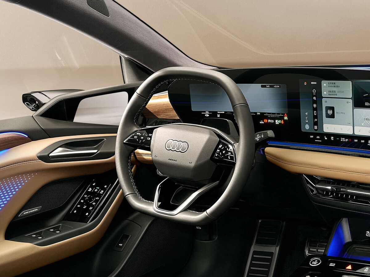 Audi A6 e-tron 2024 – indiyədək — Sükan