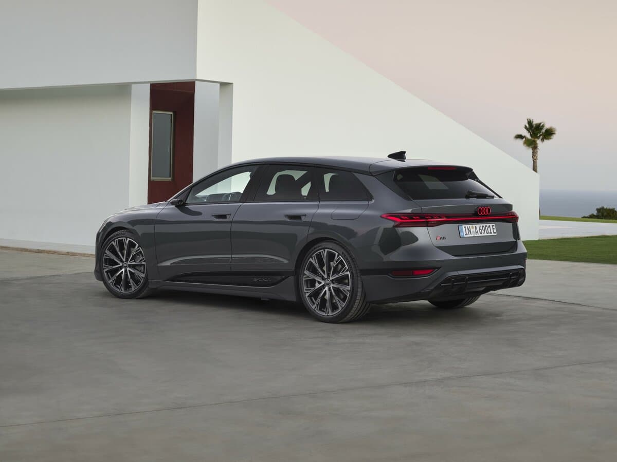 Audi A6 e-tron 2024 – indiyədək — 3/4 arxadan