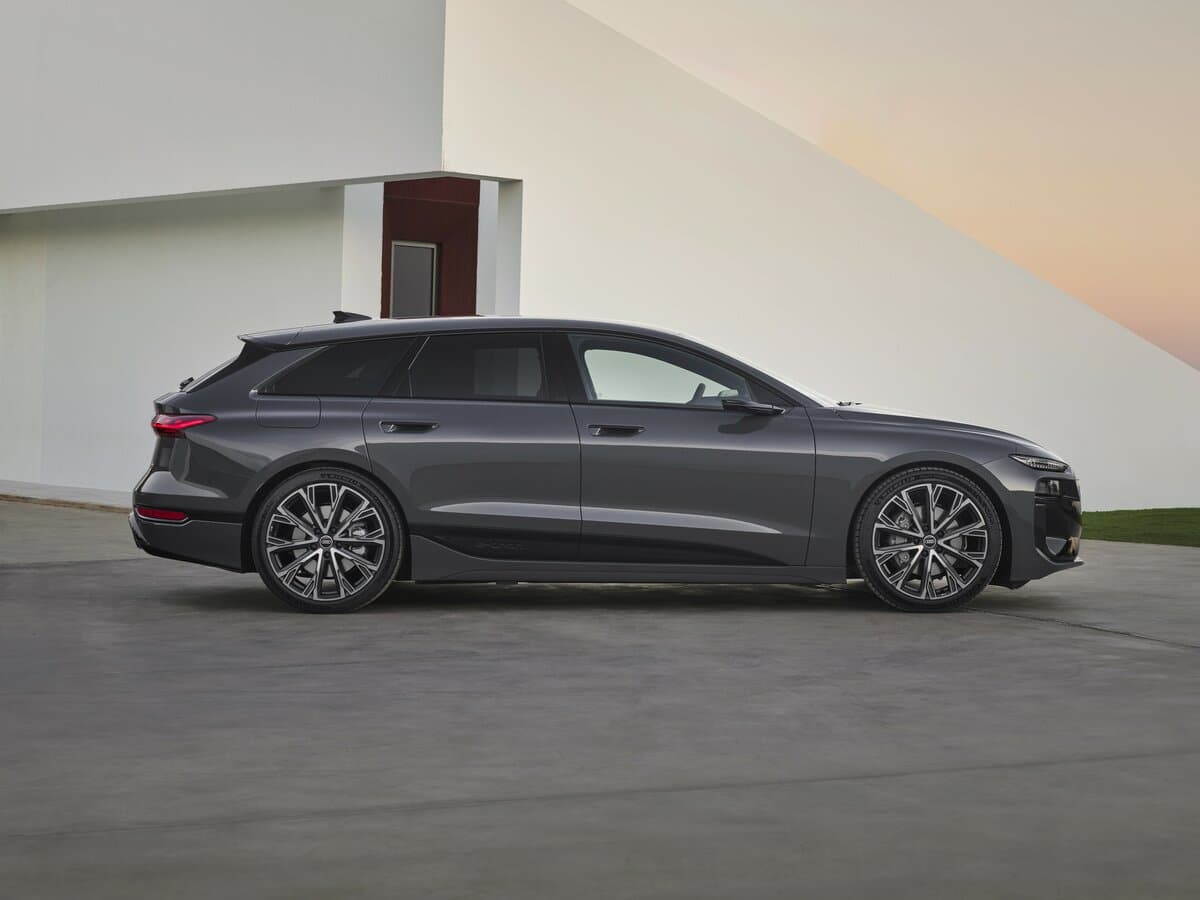 Audi A6 e-tron 2024 – indiyədək — Yandan