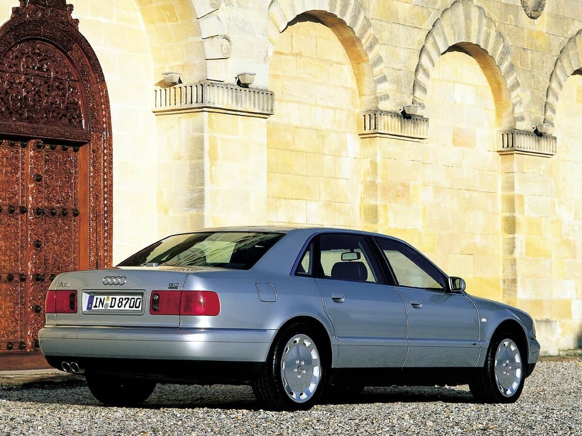 Audi A8 I (D2) Restayling — 3/4 arxadan