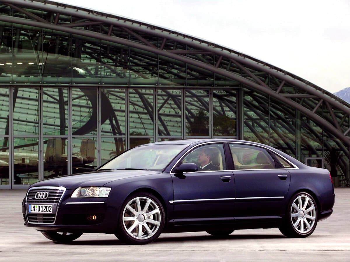 Audi A8 II (D3) Restayling — Yandan