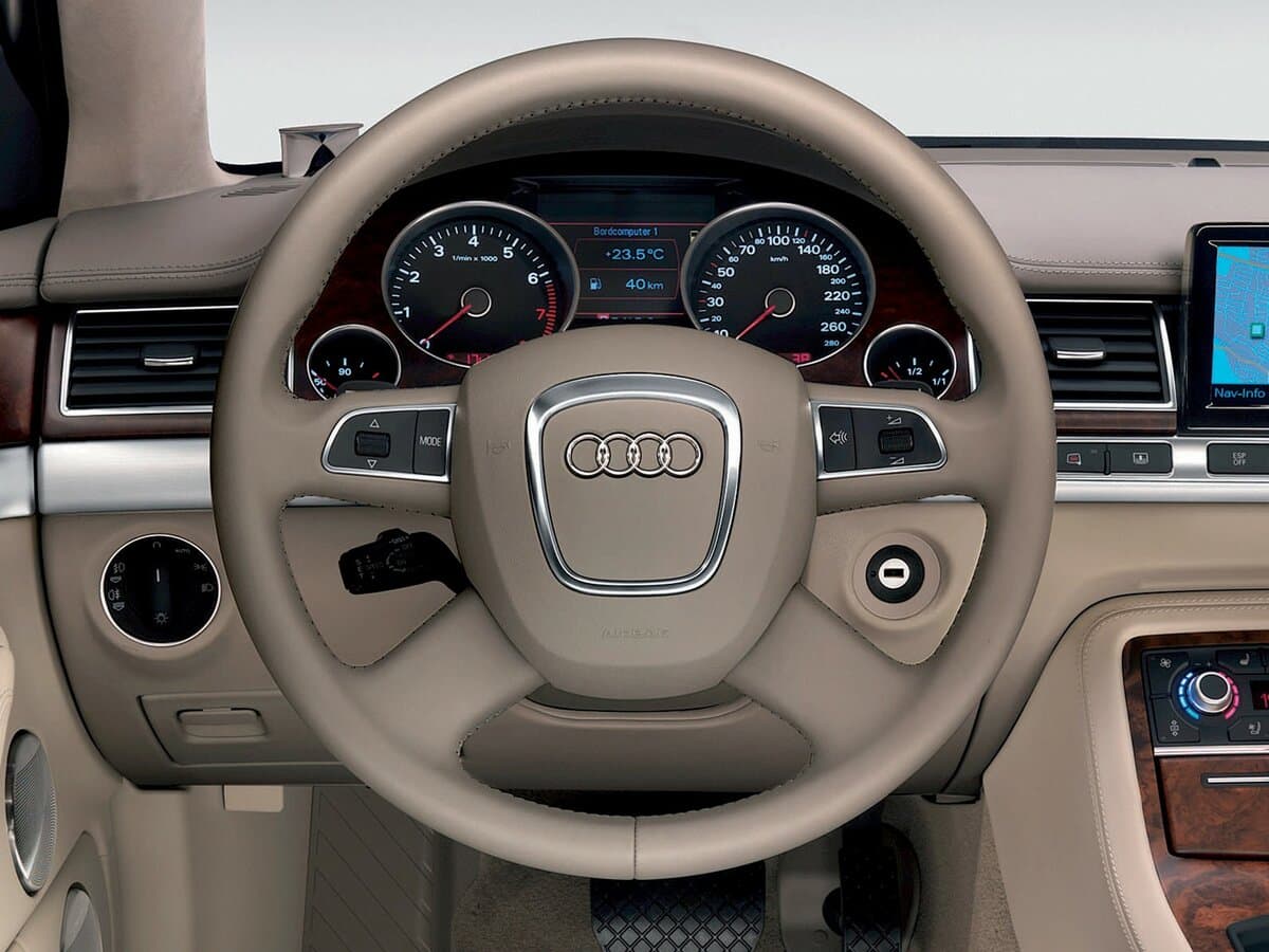 Audi A8 II (D3) Restayling 2 — Sükan