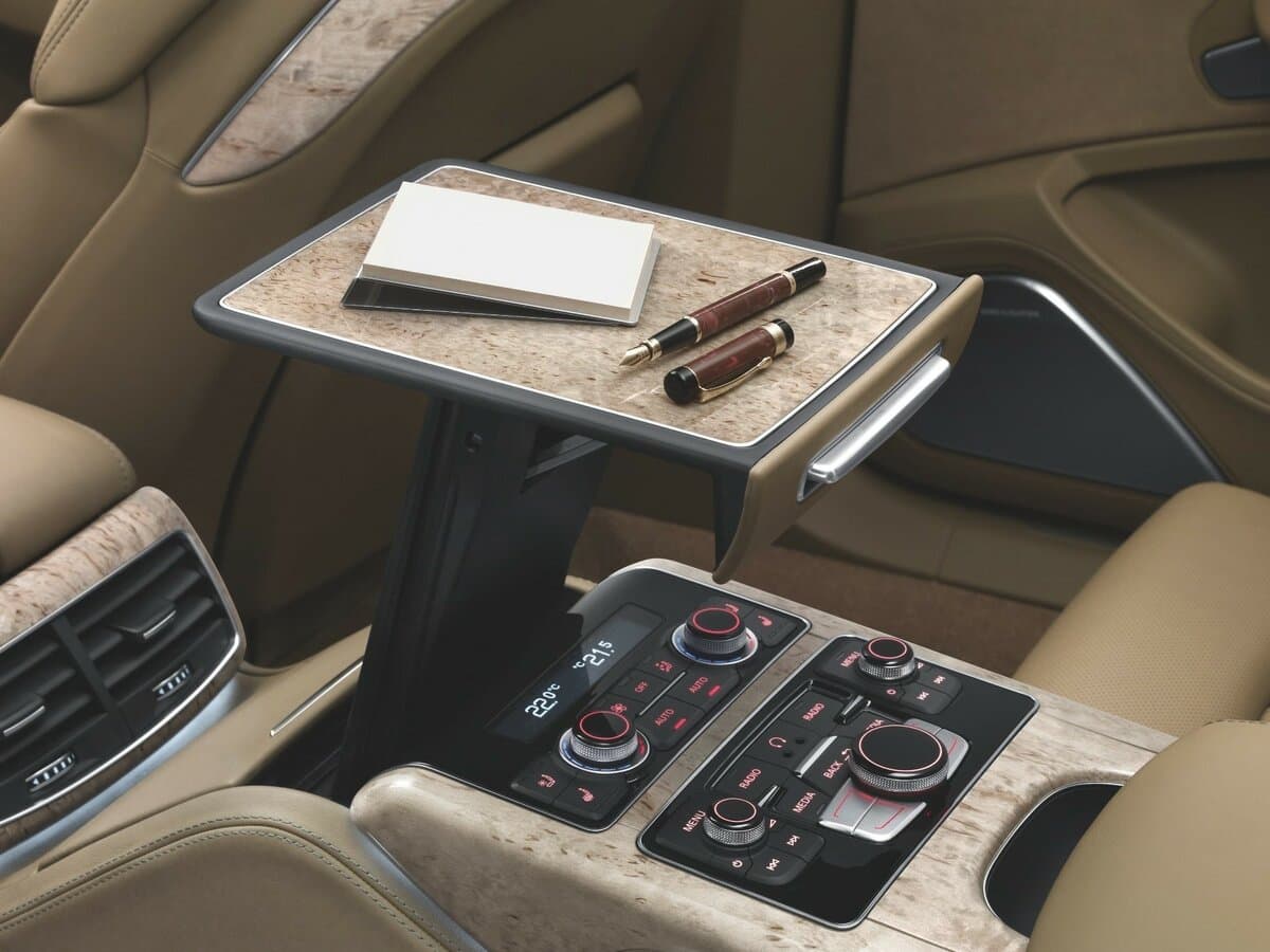 Audi A8 III (D4) — Salon, öndən