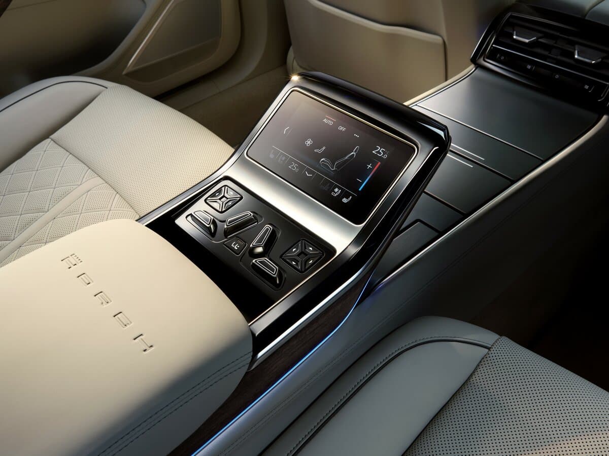 Audi A8 IV (D5) Restayling — Salon, öndən
