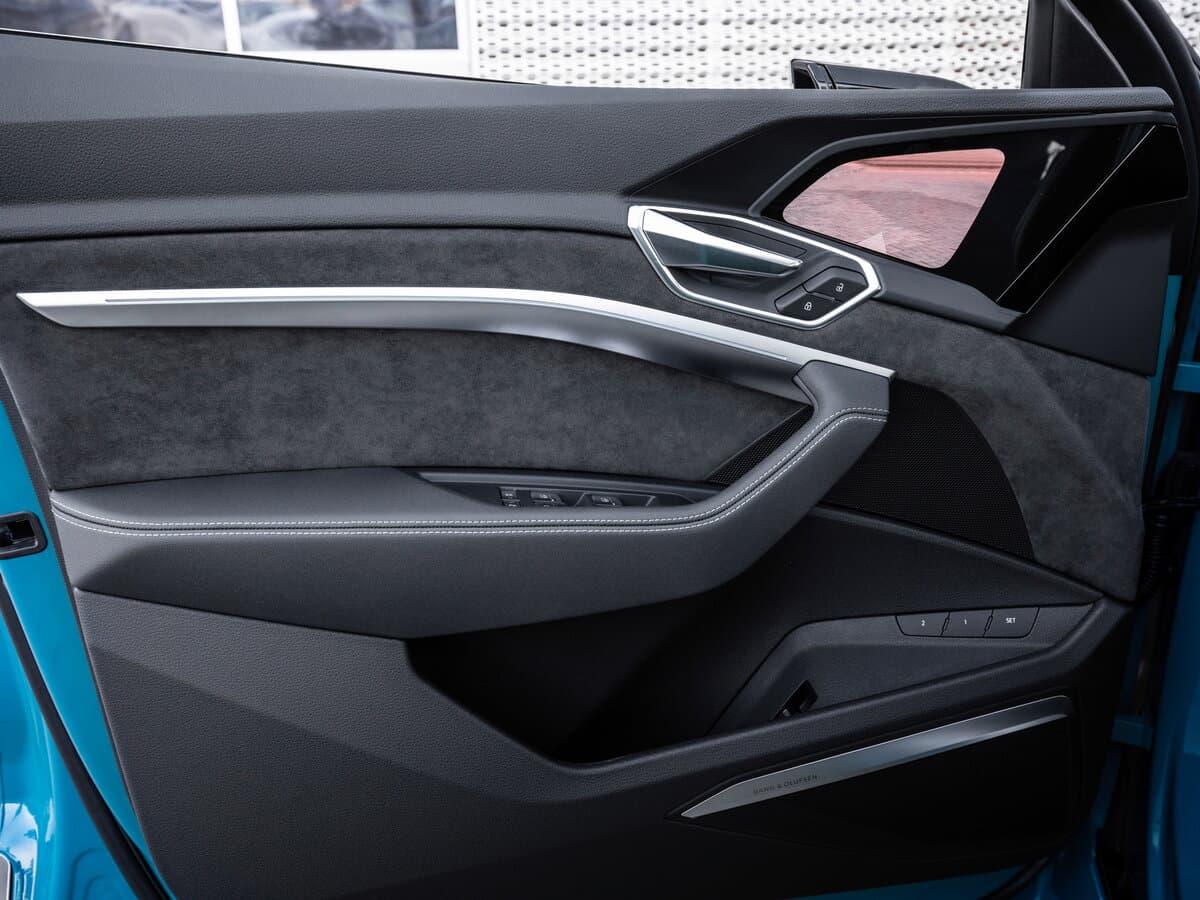 Audi e-tron I — Qapı