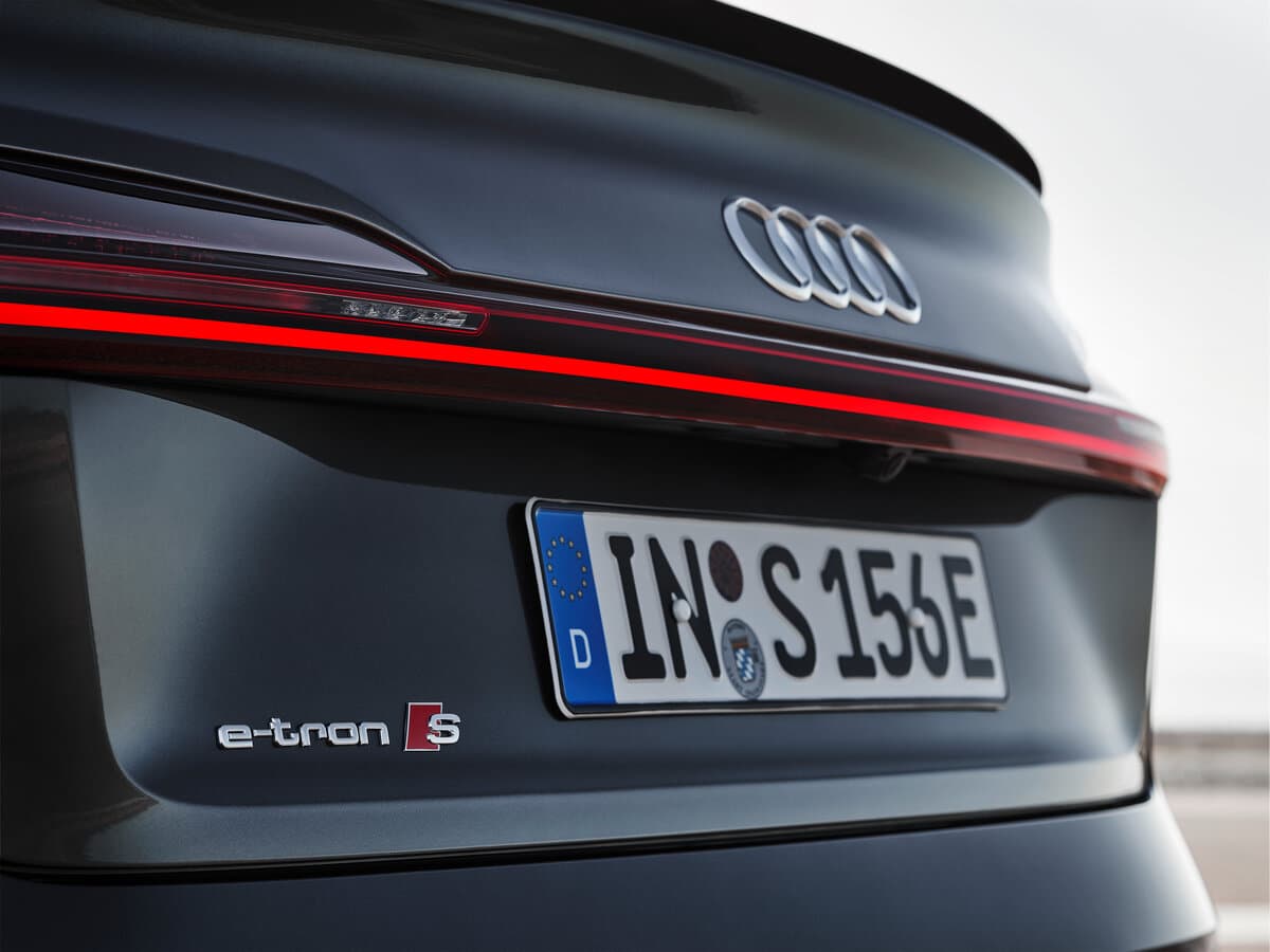 Audi e-tron S Sportback 2019 – 2022 — Salon, öndən