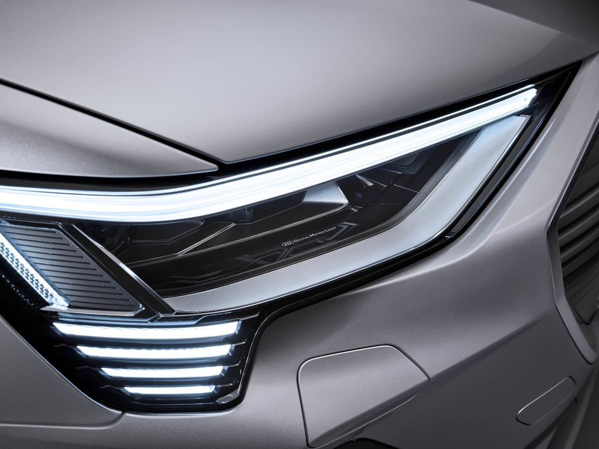 Audi e-tron Sportback I — Fara