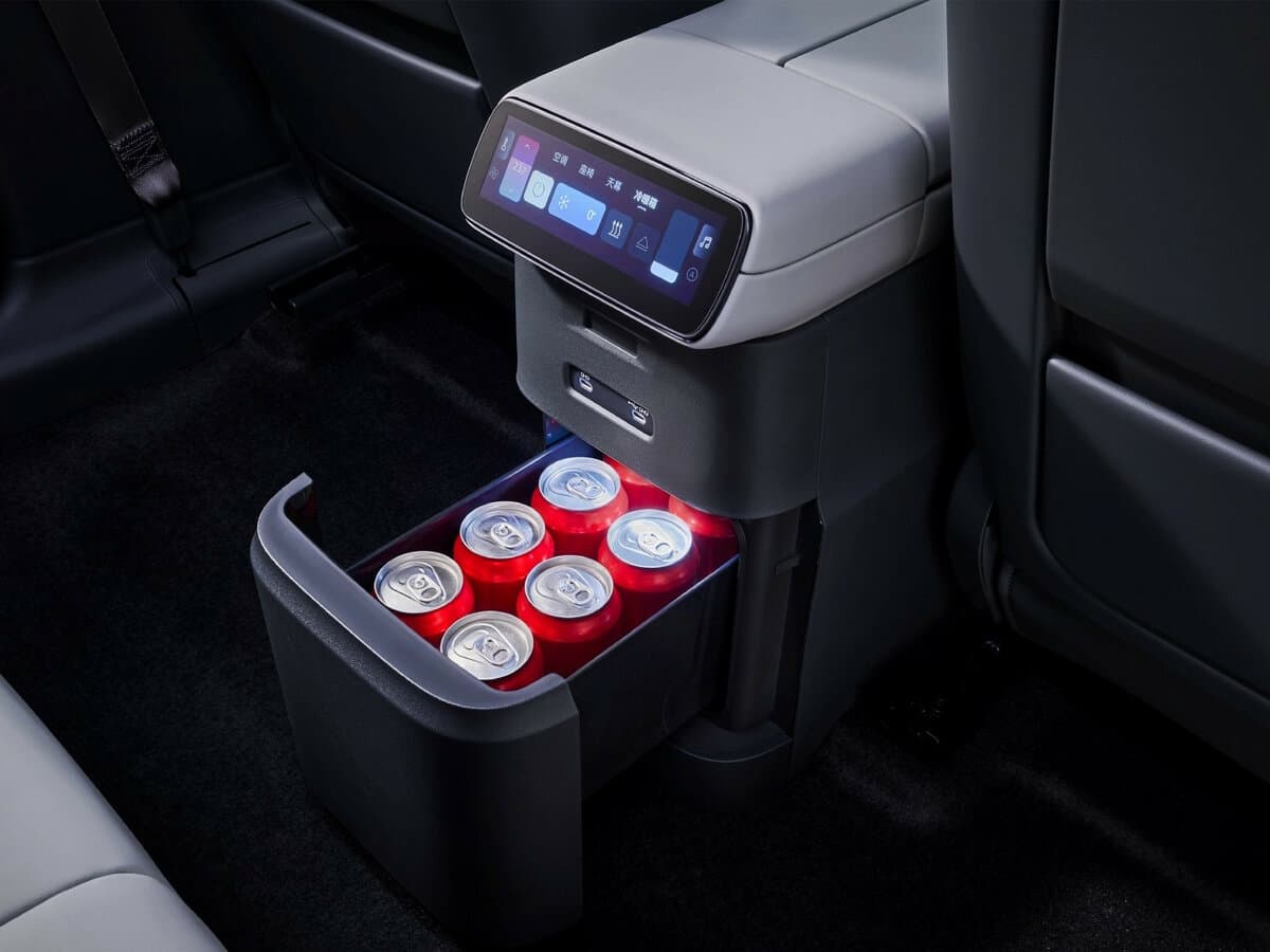 Audi E7X 2026 – indiyədək — Salon, öndən