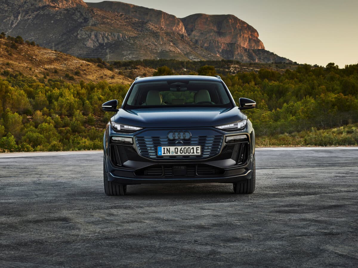 Audi Q6 e-tron 2024 – indiyədək — Öndən