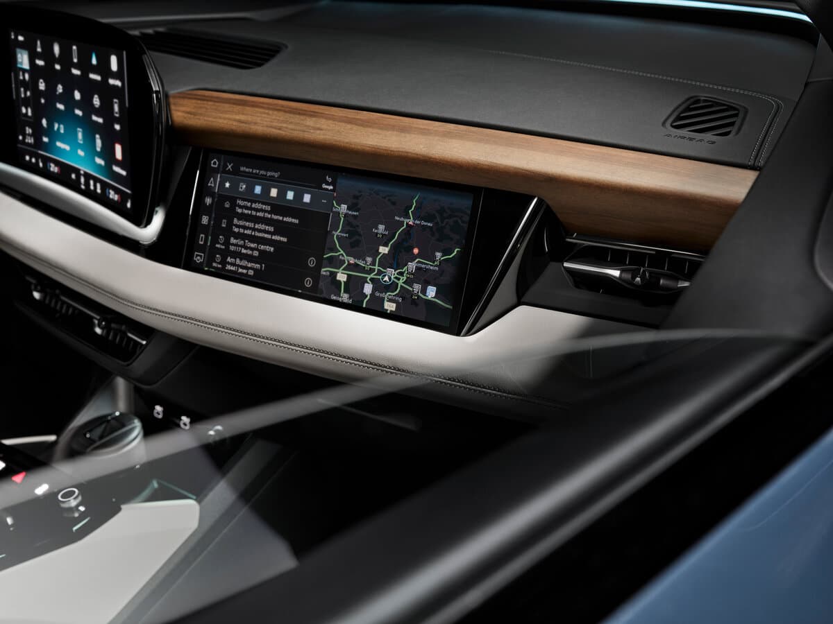 Audi Q6 e-tron 2024 – indiyədək — Salon, öndən
