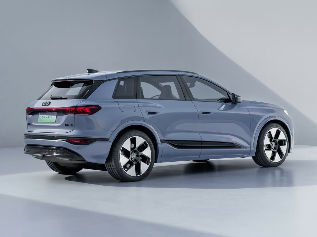 Audi Q6 e-tron 2024 – indiyədək — 3/4 arxadan