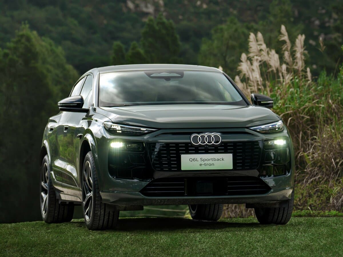 Audi Q6 Sportback e-tron 2024 – indiyədək — Öndən