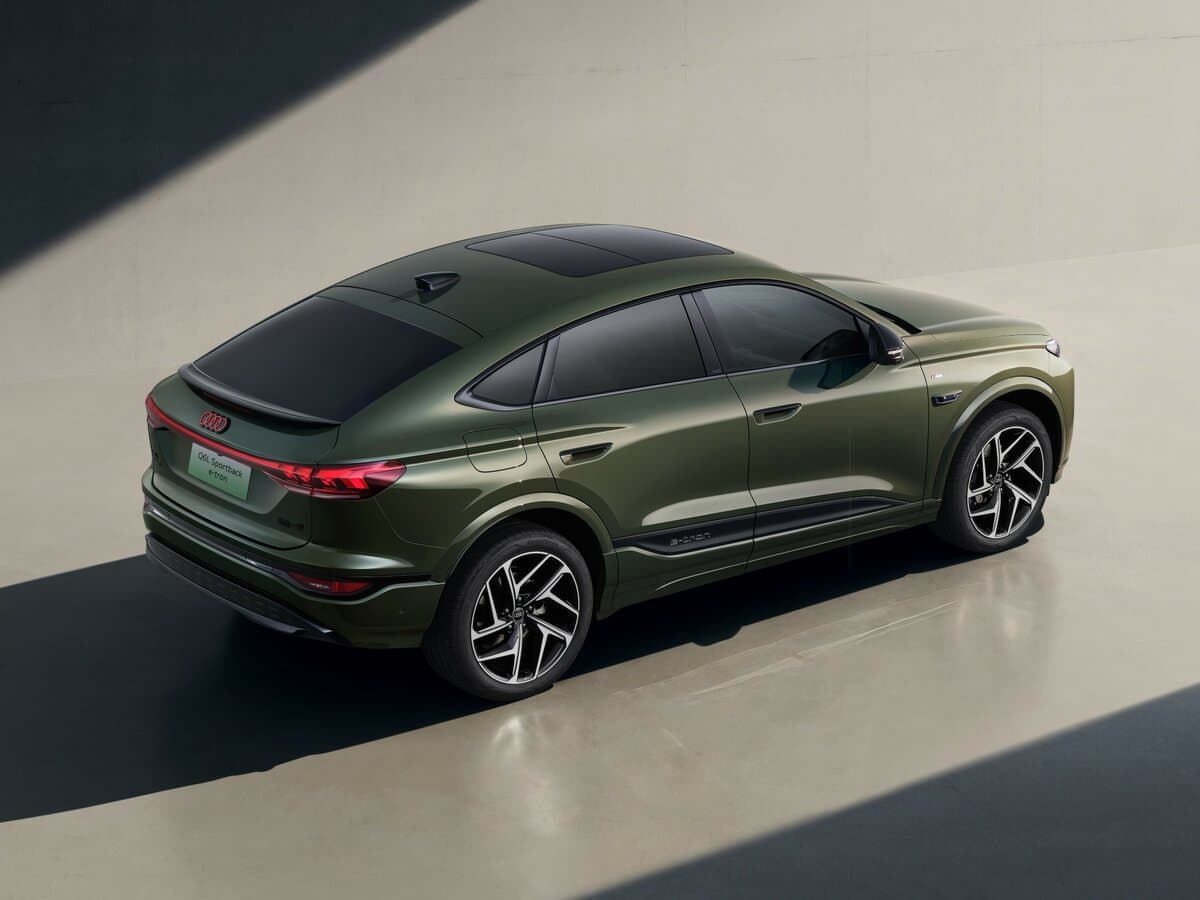 Audi Q6 Sportback e-tron 2024 – indiyədək — 3/4 arxadan