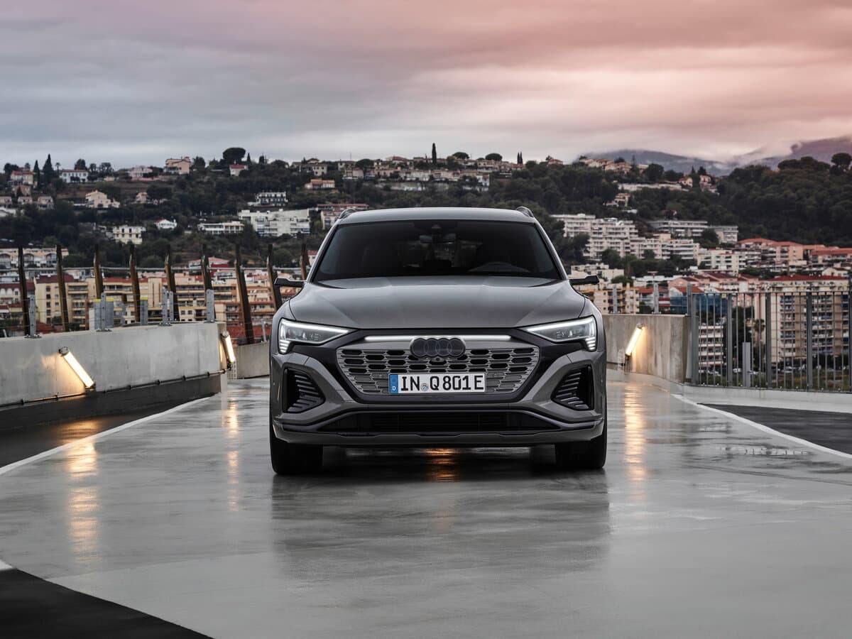 Audi Q8 e-tron 2022 – 2025 — Öndən