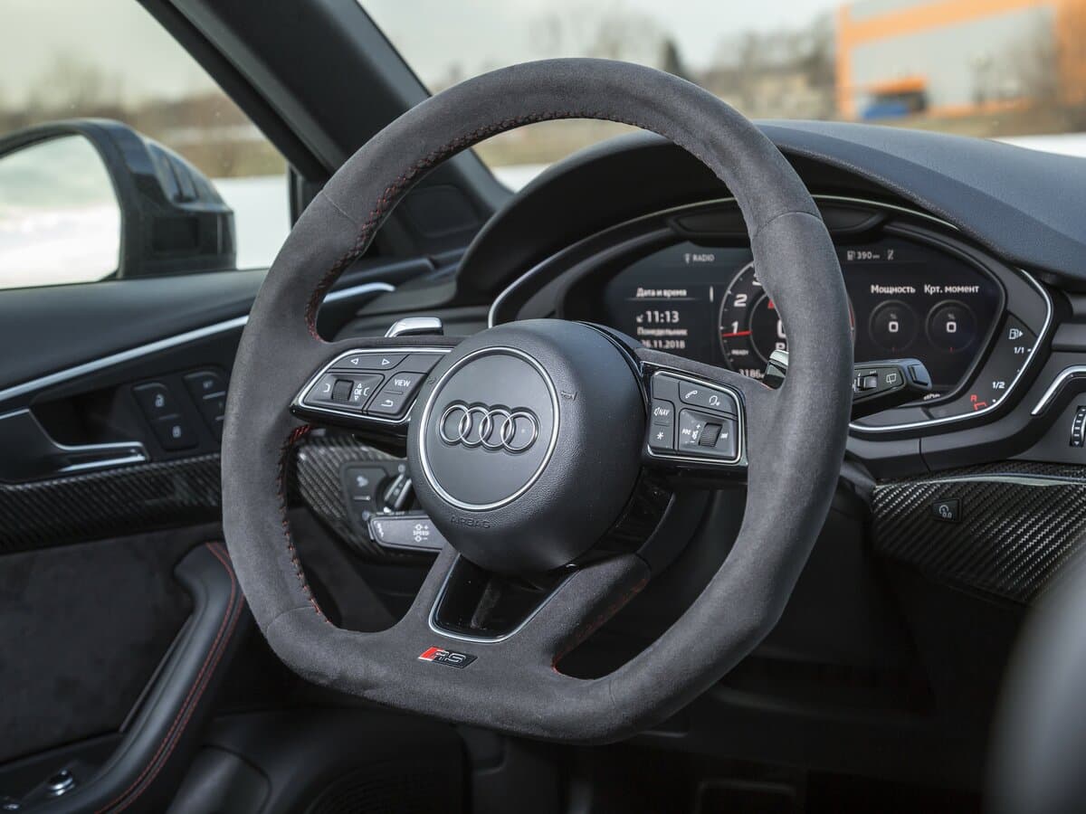 Audi RS 4 IV (B9) — Sükan
