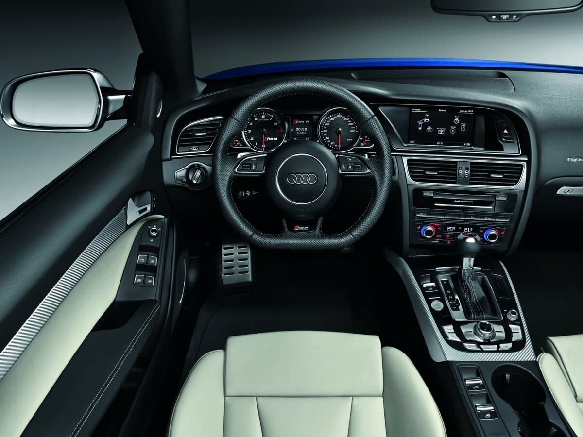 Audi RS 5 I (8T) Restayling — Sükan