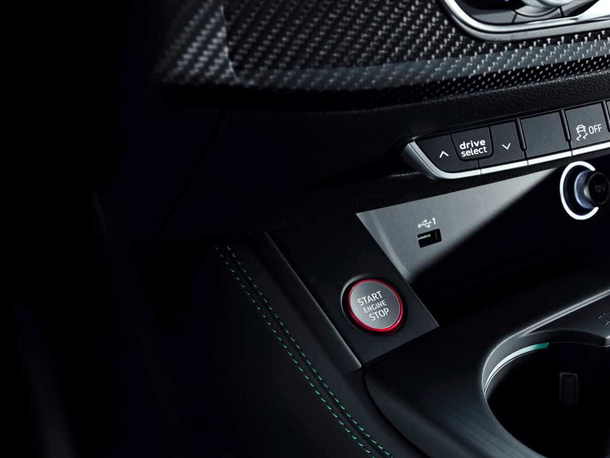 Audi RS 5 II (F5) — Salon, arxadan