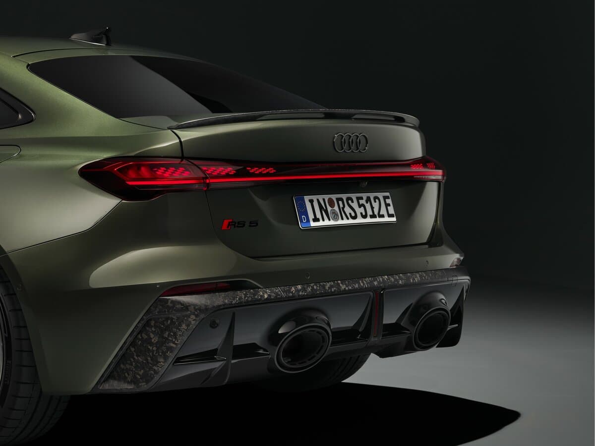 Audi RS 5 III (B10) — Salon, öndən