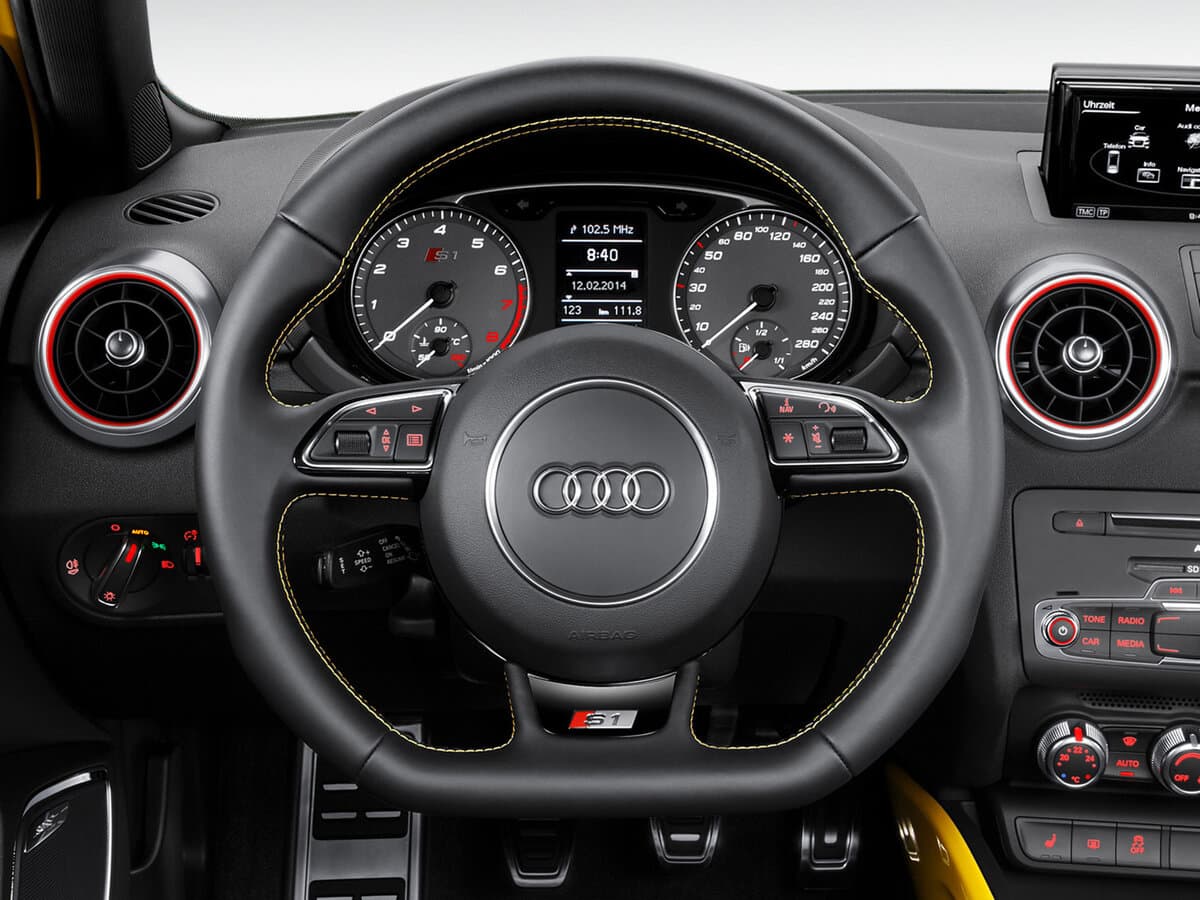 Audi S1 I (8X) — Sükan