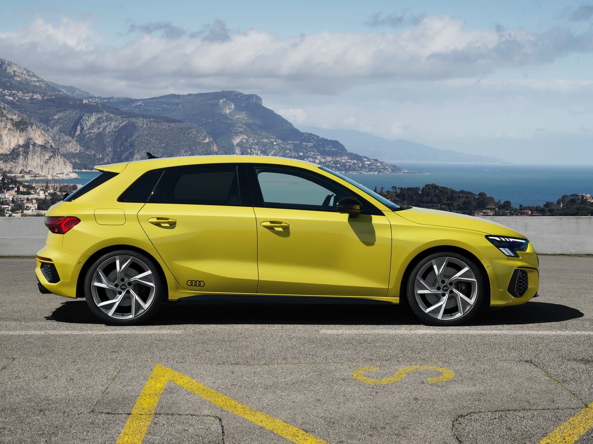 Audi S3 IV (8Y) — Yandan