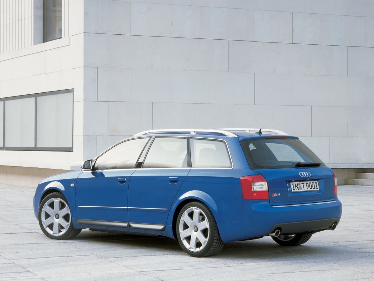 Audi S4 II (B6) — 3/4 arxadan