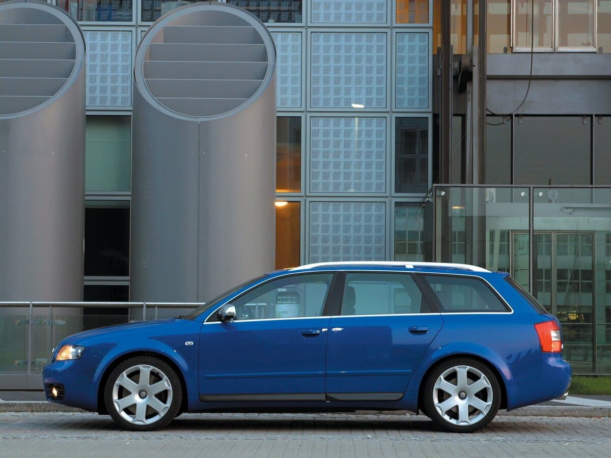 Audi S4 II (B6) — Yandan