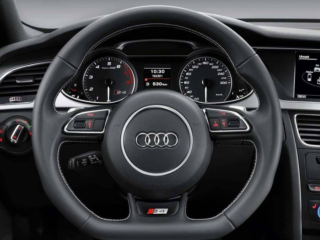 Audi S4 IV (B8) Restayling — Sükan