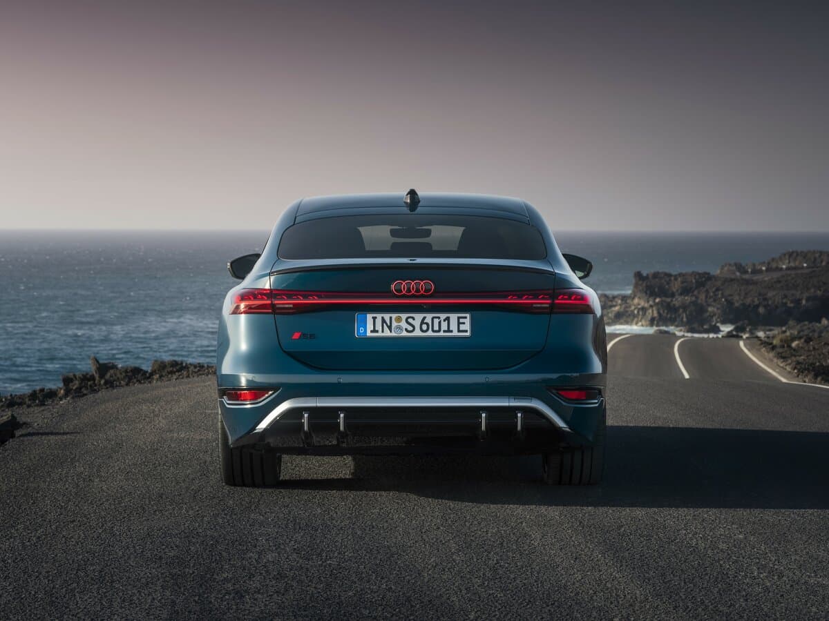 Audi S6 e-tron 2024 – indiyədək — Arxadan