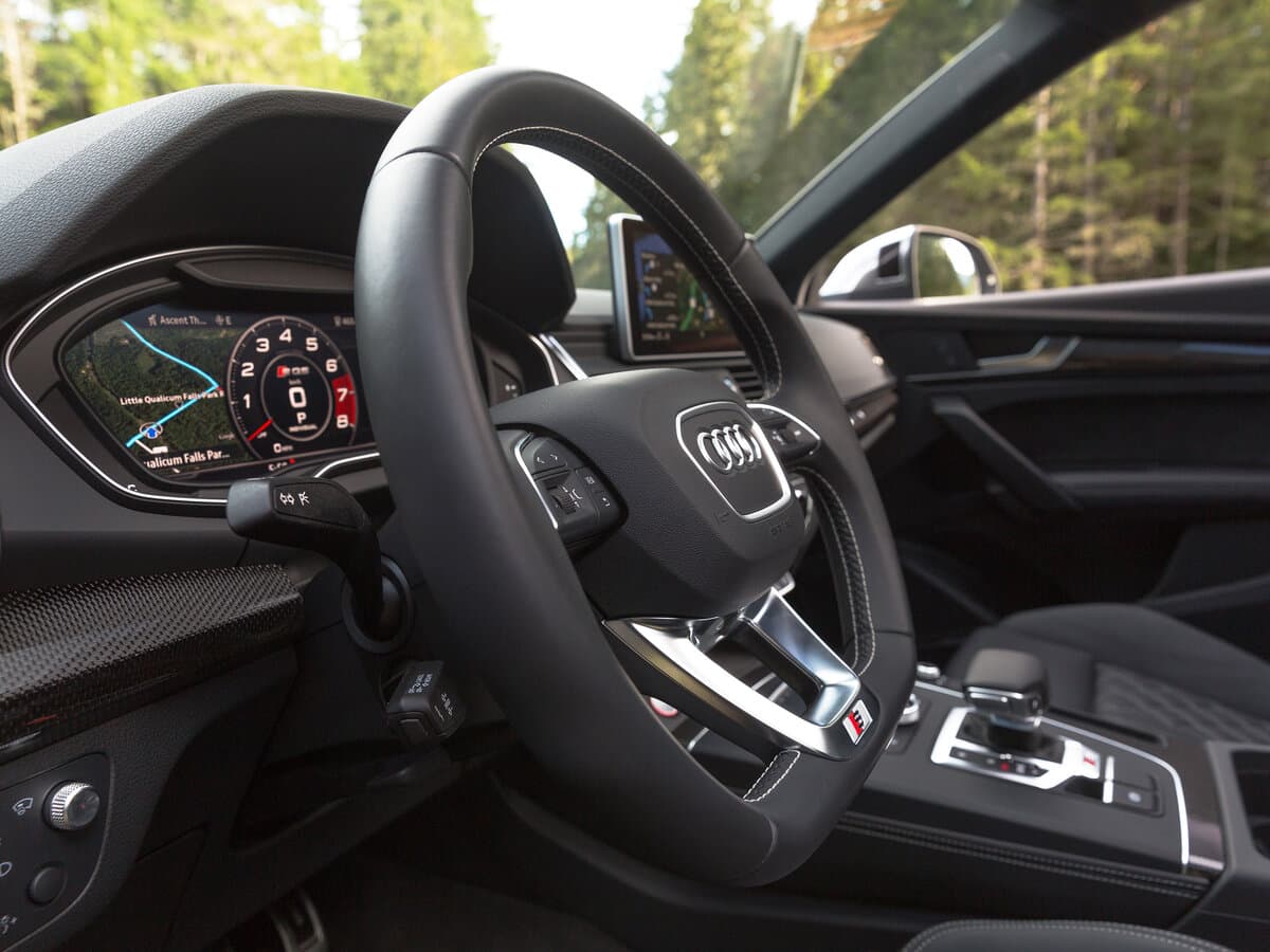 Audi SQ5 II (FY) — Sükan