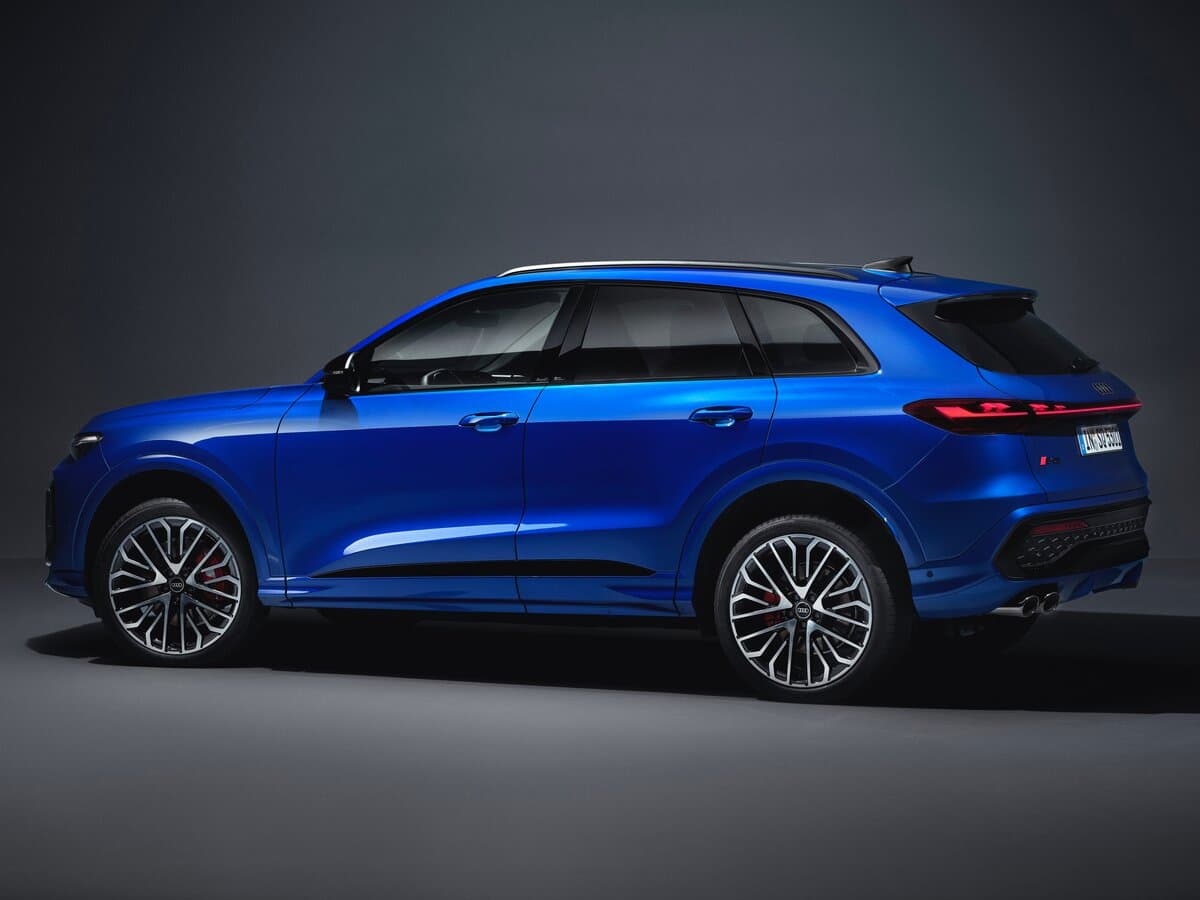 Audi SQ5 III — Yandan