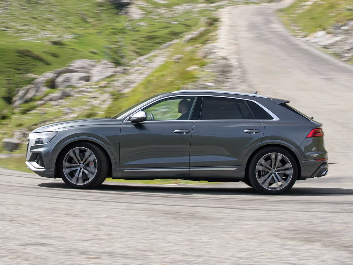 Audi SQ8 I (4M) — Yandan