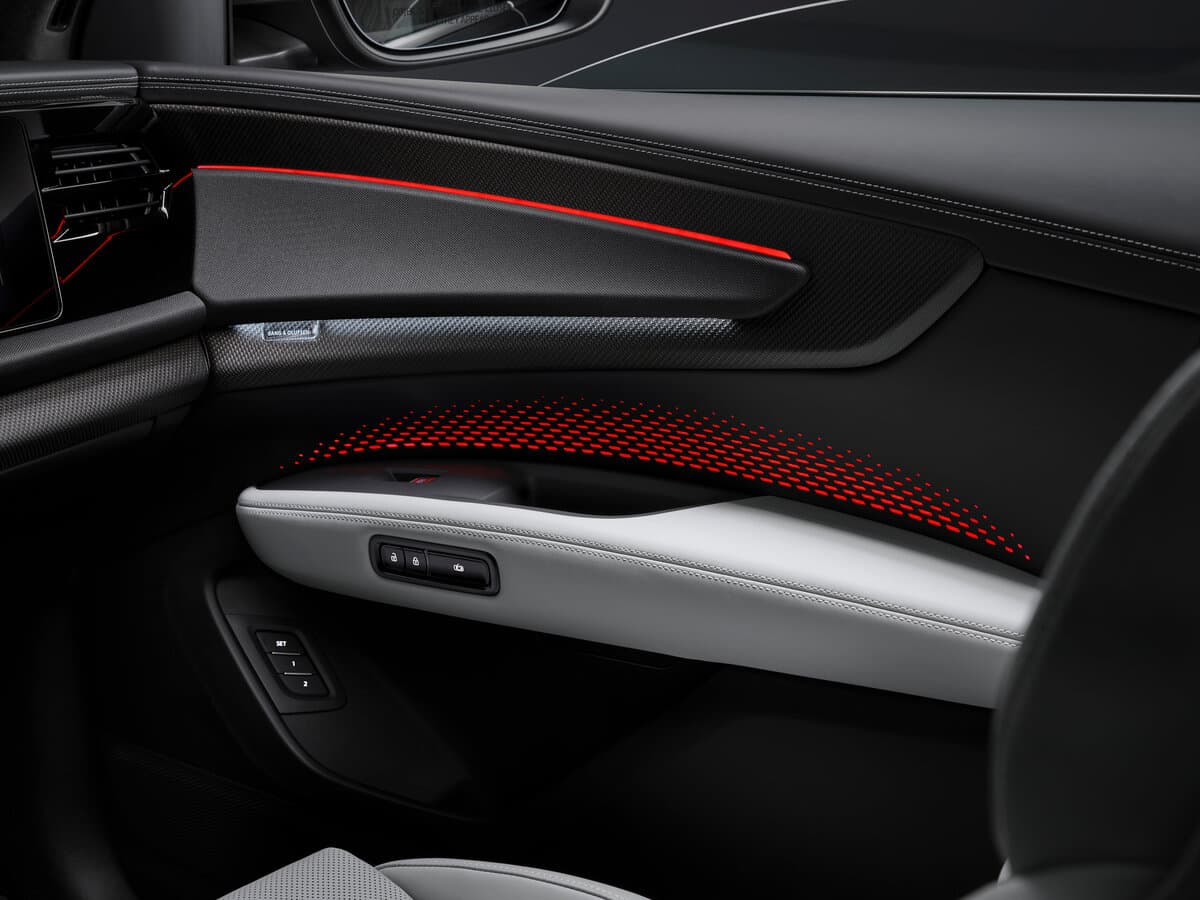 Audi SQ9 2026 – indiyədək — Qapı